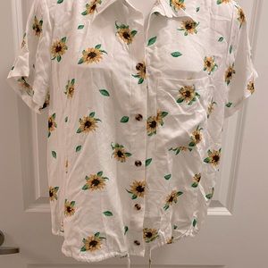 no boundaries sunflower top size XL NWT
